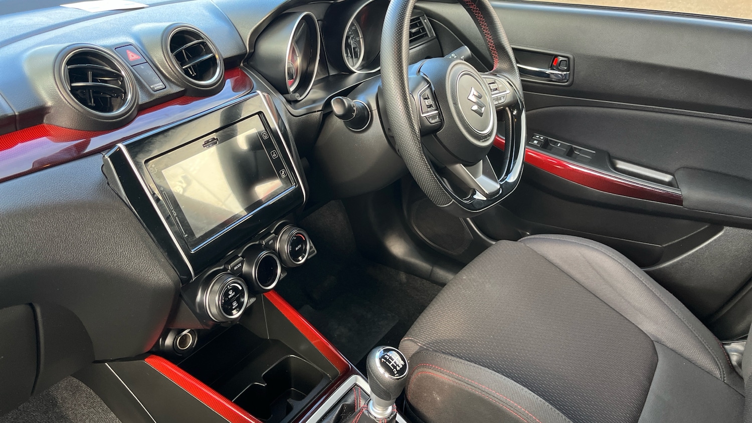 Used Suzuki Swift 2021 for sale - 76384904: Photo 9