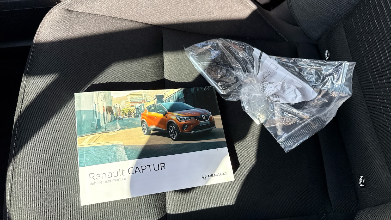 Used Renault Captur 2021 for sale - 76640820: Photo 19