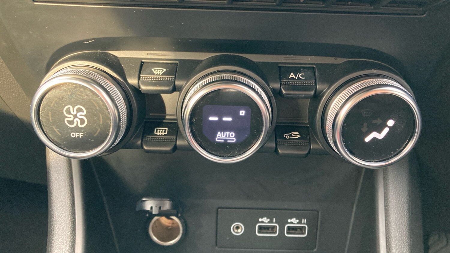 Used Renault Captur 2024 for sale - 77033366: Photo 24