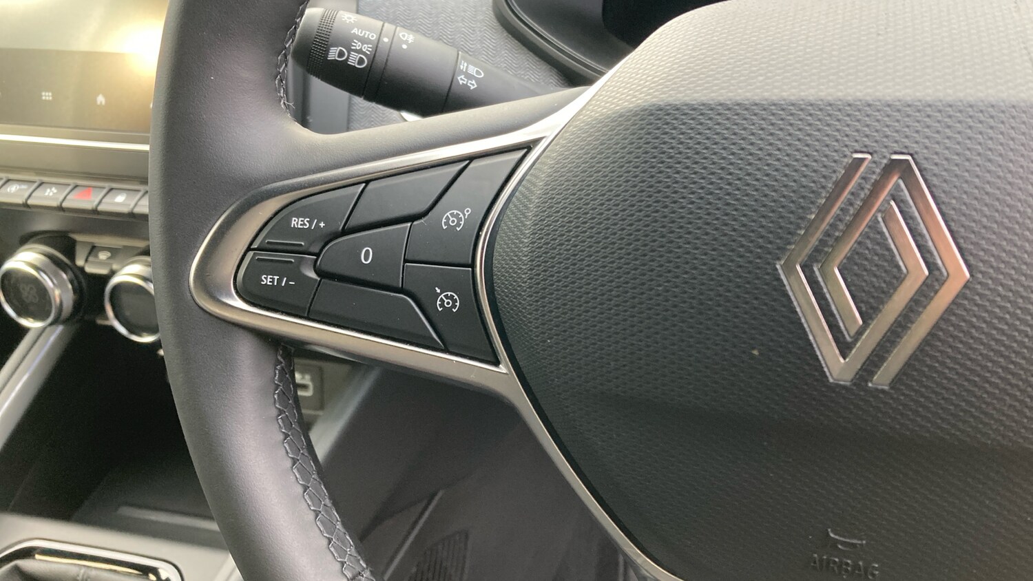 Used Renault Clio 2024 for sale - 76766811: Photo 31