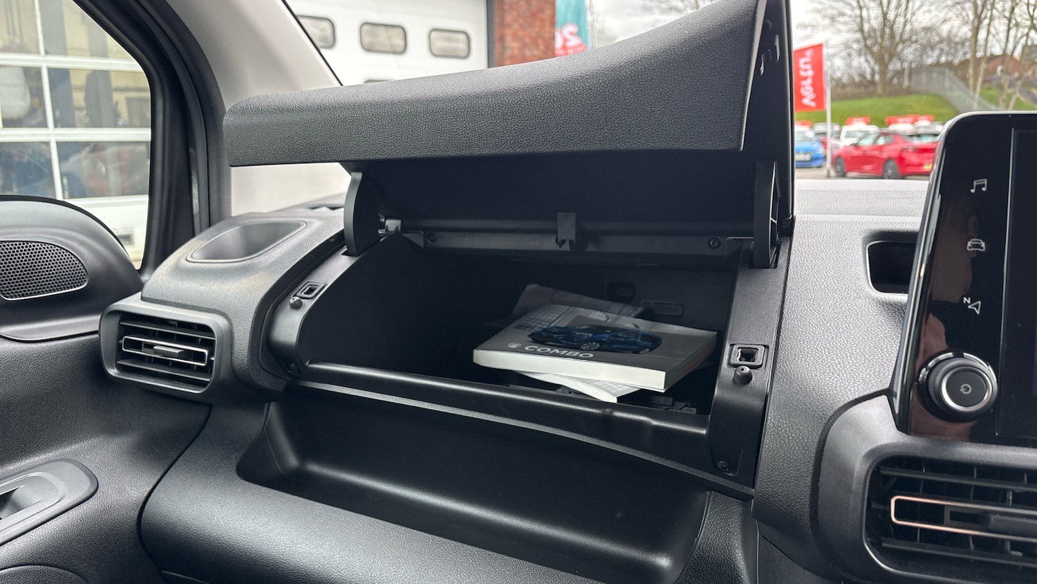 Used Vauxhall Combo Life 2022 for sale - 77846338: Photo 32