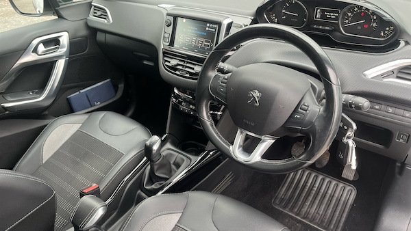 Used Peugeot 2008 2019 for sale - 76275916: Photo 11