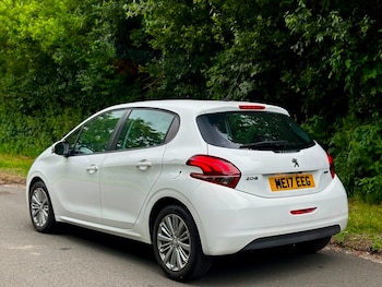 Used Peugeot 208 2017 for sale - 78875933: Photo