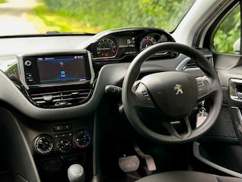 Used Peugeot 208 2017 for sale - 78875933: Photo