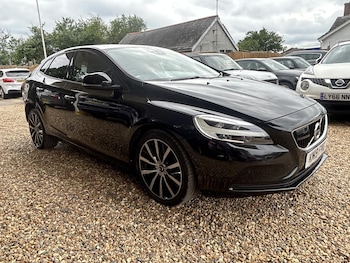 Used Volvo V40 2019 for sale - 78929582: Photo