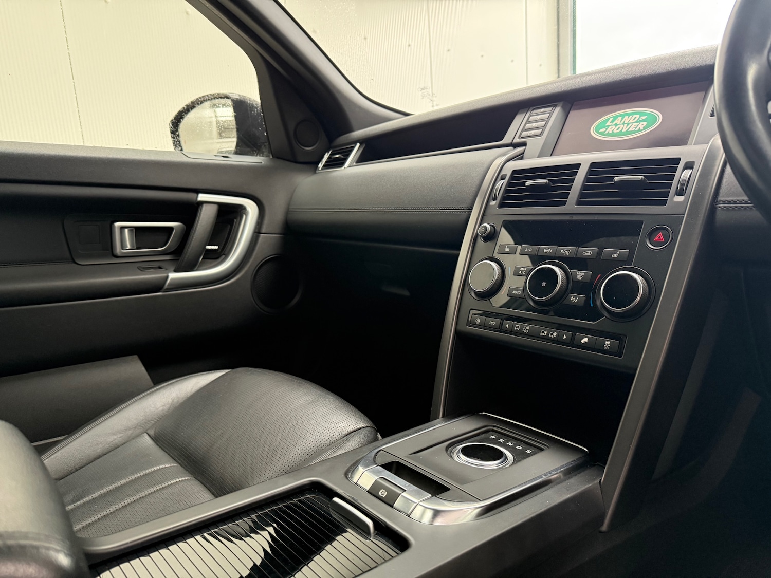 Used Land Rover Discovery Sport 2019 for sale - 76966477: Photo 26