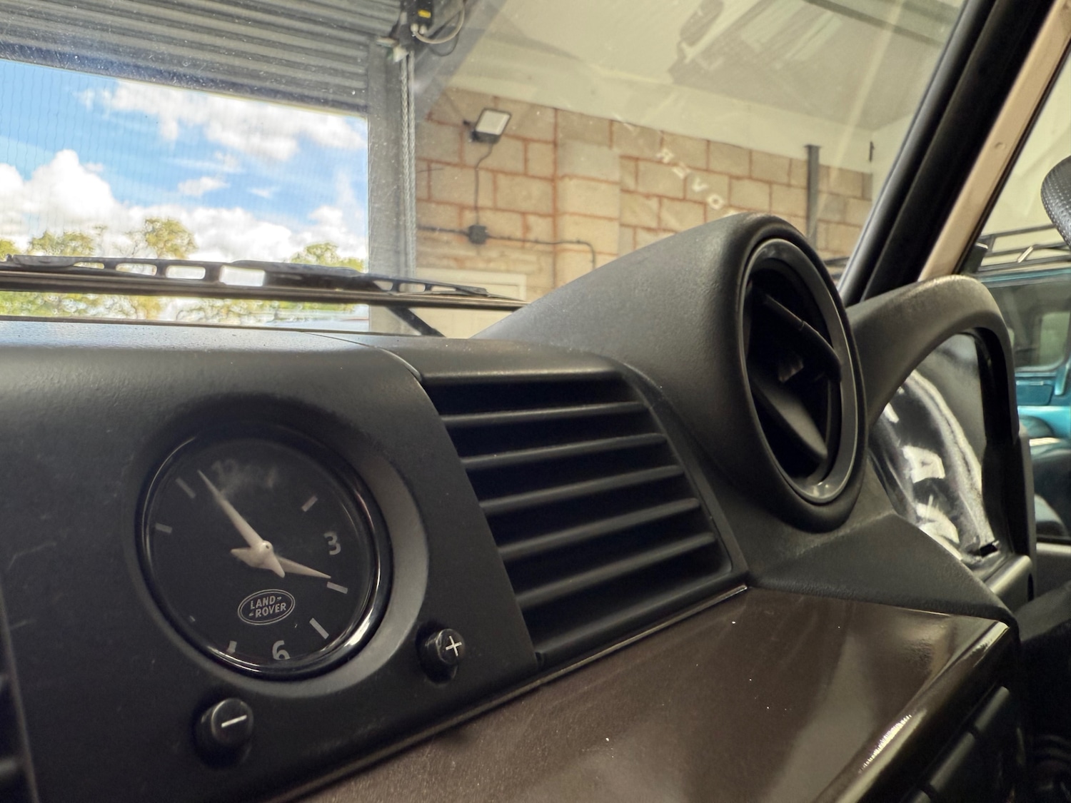 Used Land Rover Defender 2012 for sale - 76971119: Photo 41