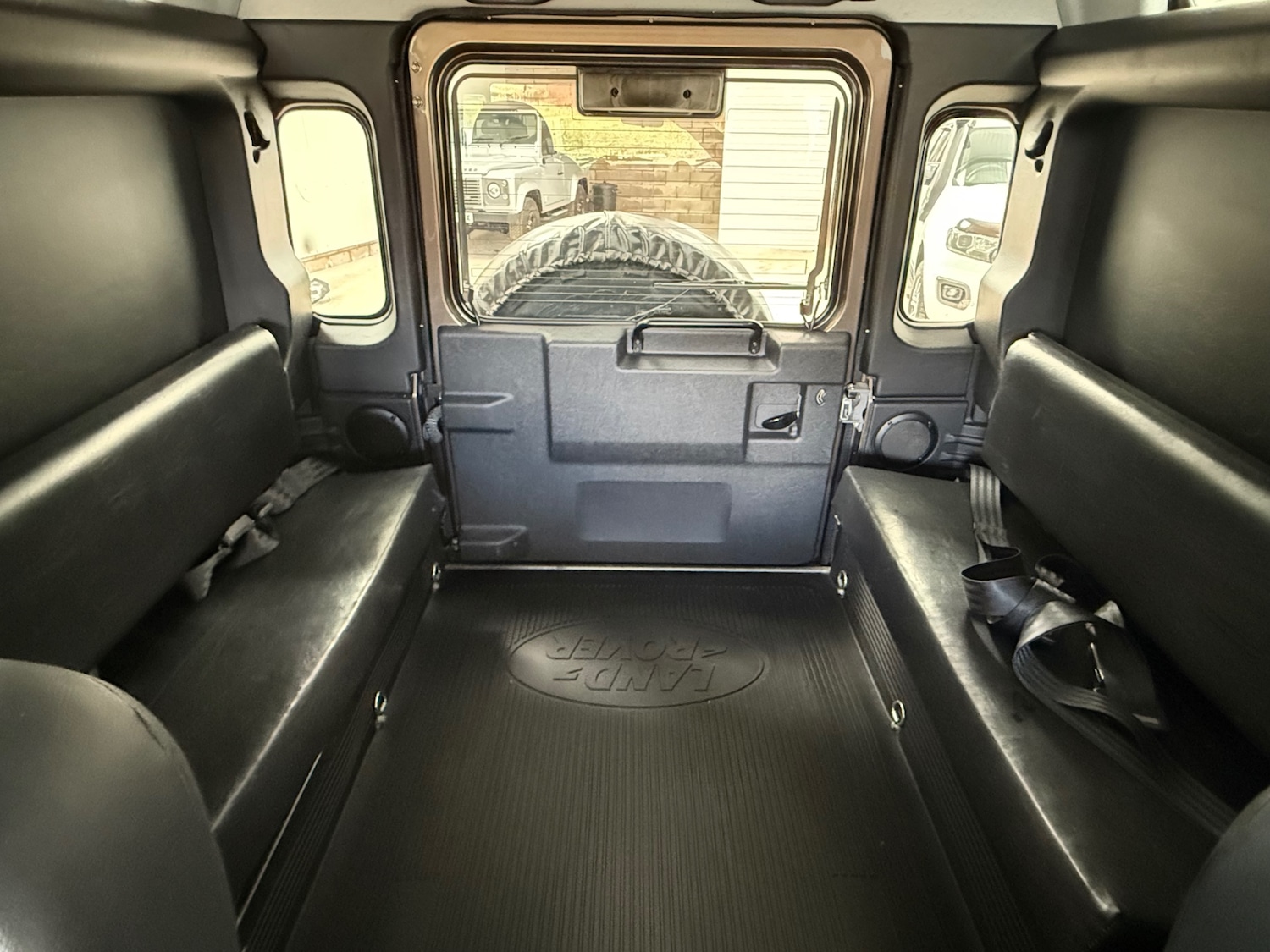 Used Land Rover Defender 2012 for sale - 76971119: Photo 43