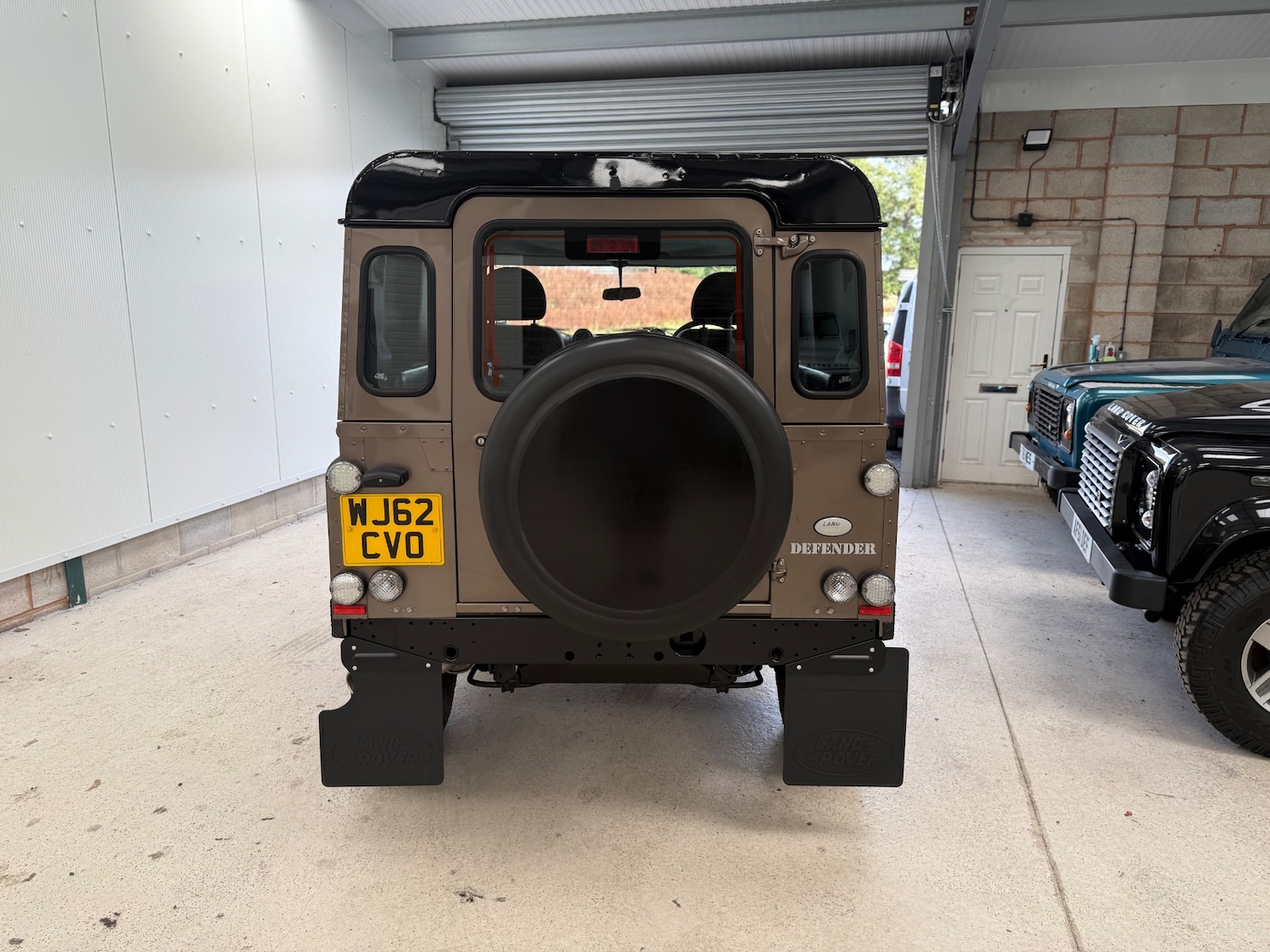 Used Land Rover Defender 2012 for sale - 76971119: Photo 6