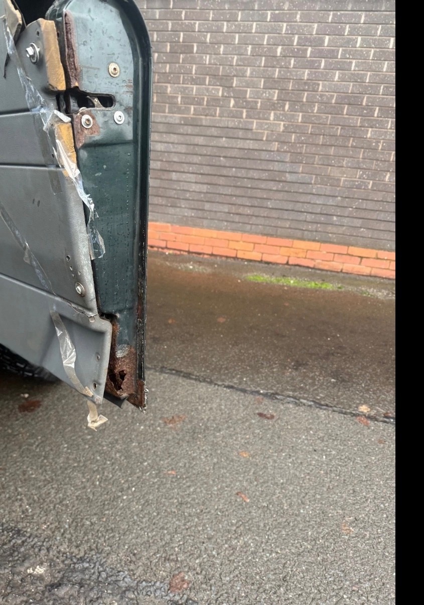 Used Land Rover Defender 1999 for sale - 77620305: Photo 16