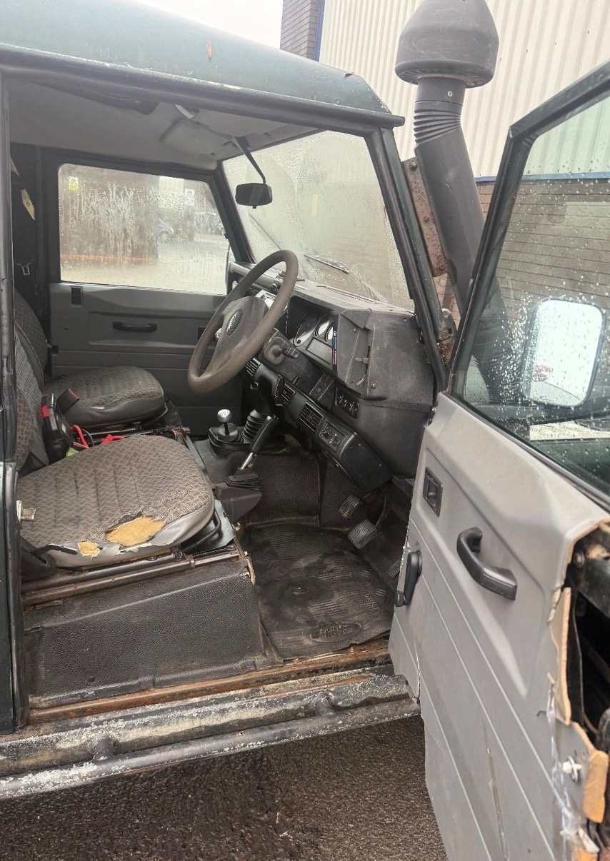 Used Land Rover Defender 1999 for sale - 77620305: Photo 9