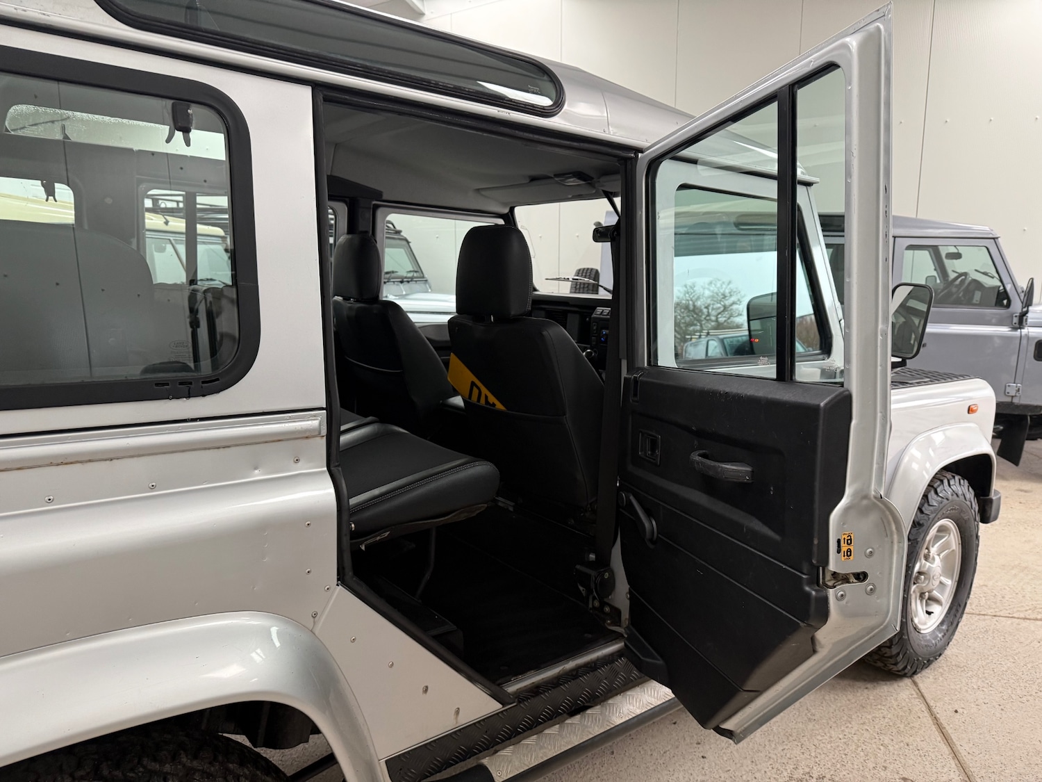 Used Land Rover Defender 2006 for sale - 77233829: Photo 19