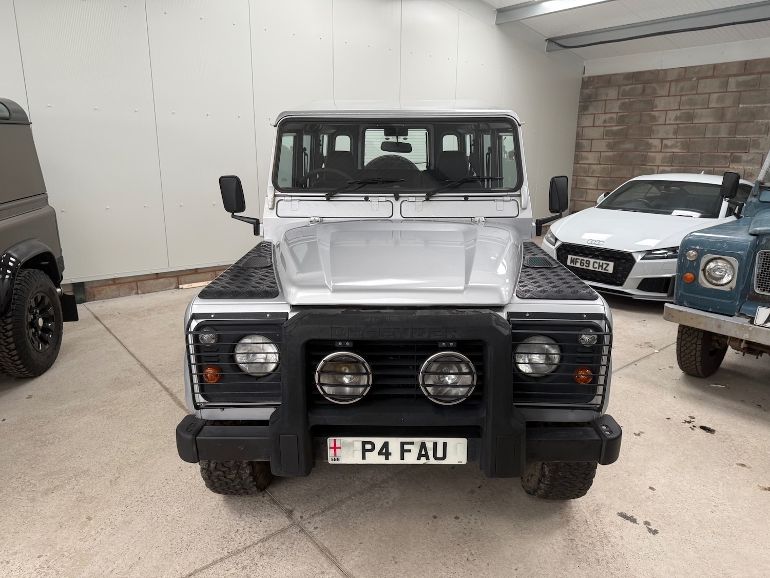 Used Land Rover Defender 2006 for sale - 77233829: Photo 2
