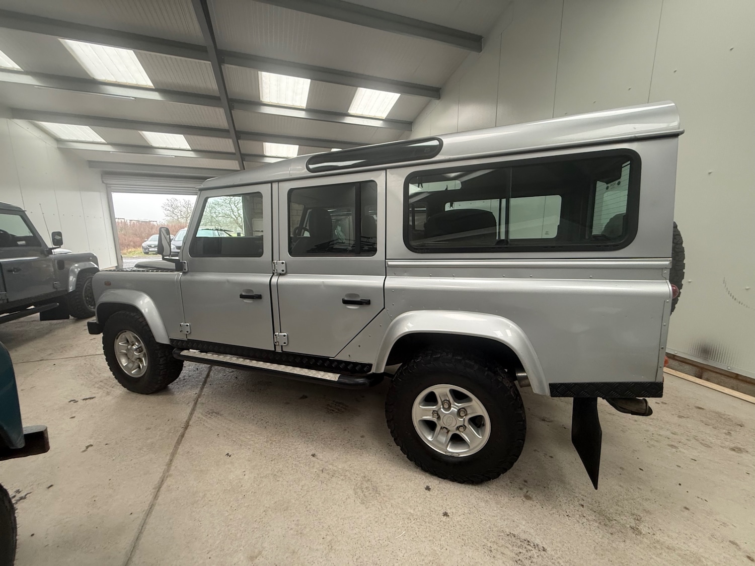 Used Land Rover Defender 2006 for sale - 77233829: Photo 4