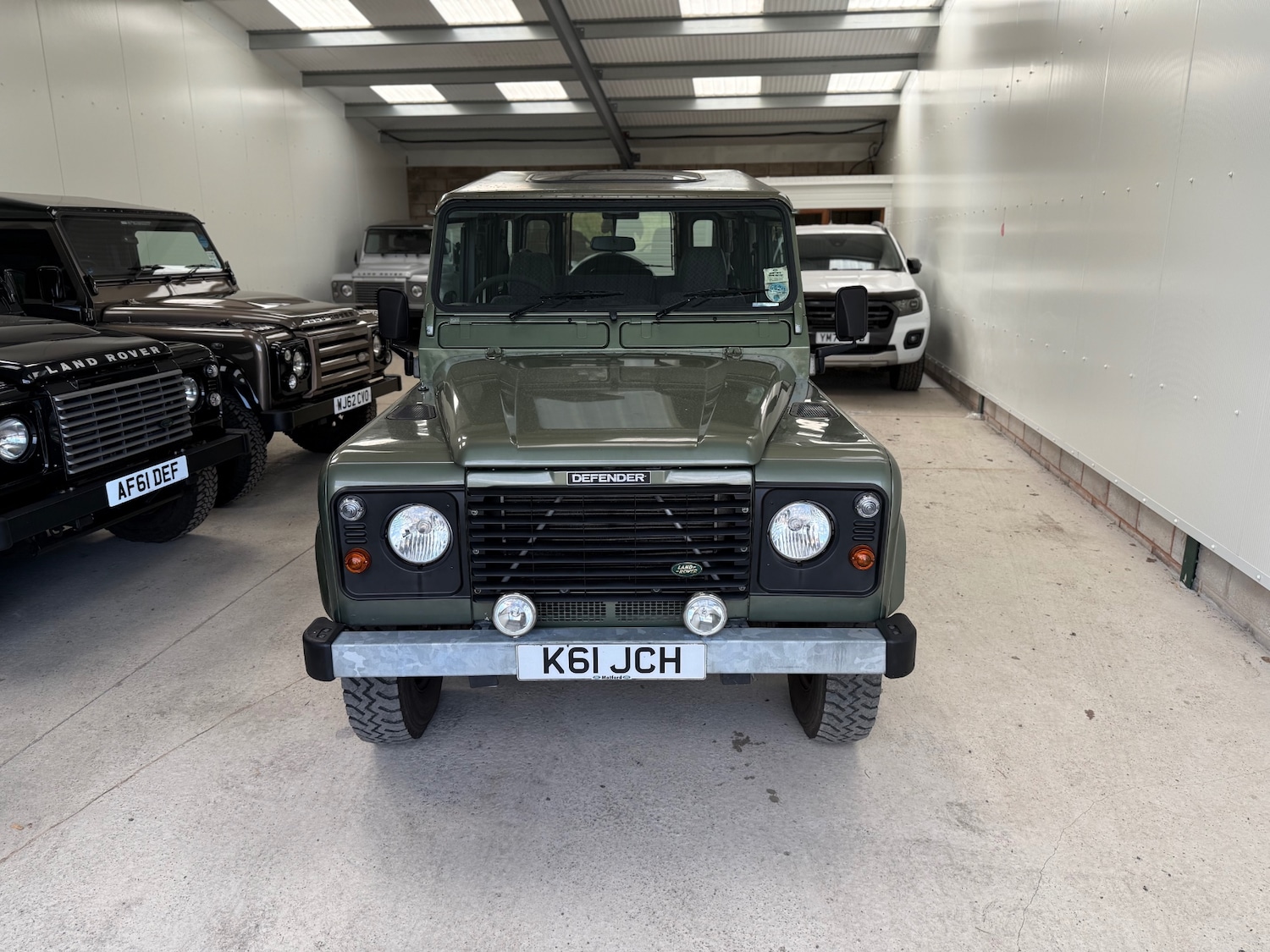 Used Land Rover Defender 2000 for sale - 76925870: Photo 2