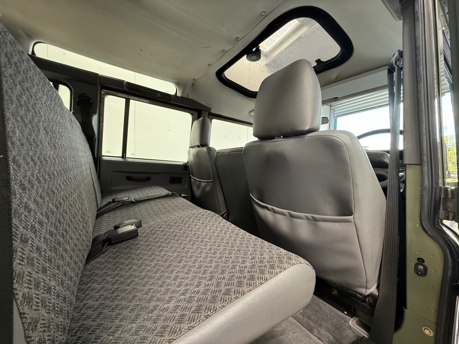 Used Land Rover Defender 2000 for sale - 76925870: Photo 39