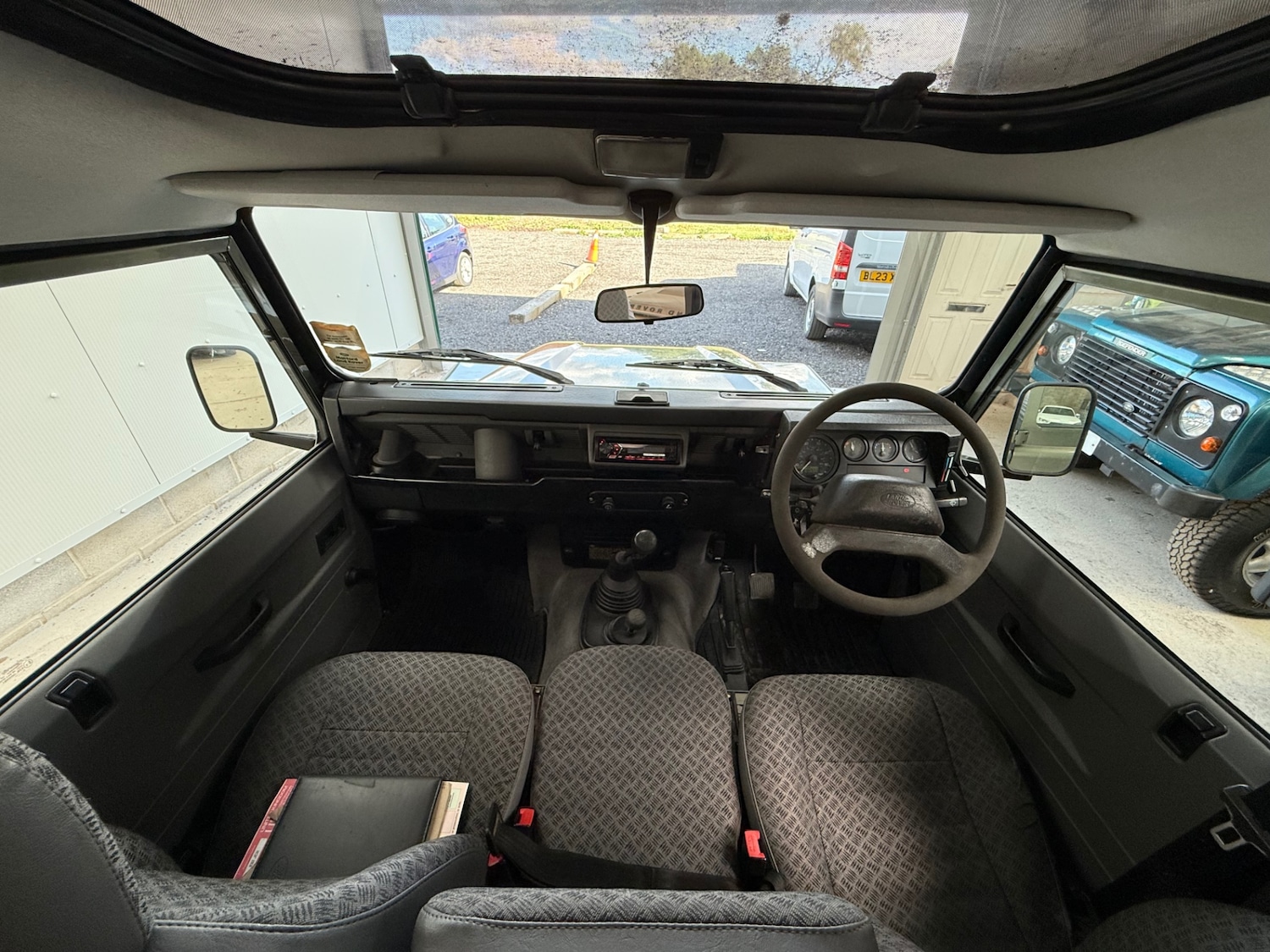 Used Land Rover Defender 2000 for sale - 76925870: Photo 43