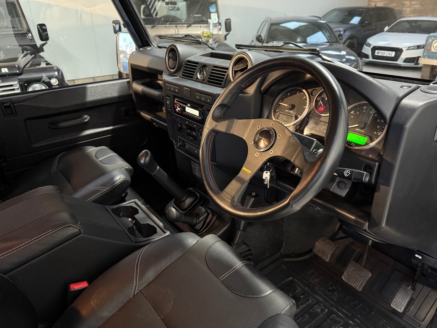 Used Land Rover Defender 2012 for sale - 76925871: Photo 21