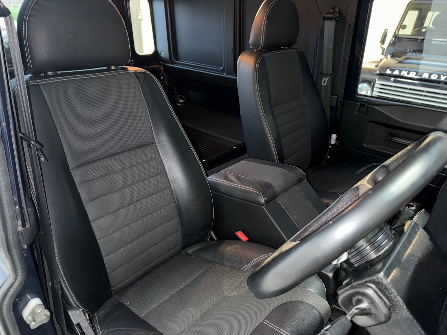 Used Land Rover Defender 2012 for sale - 76925871: Photo 25