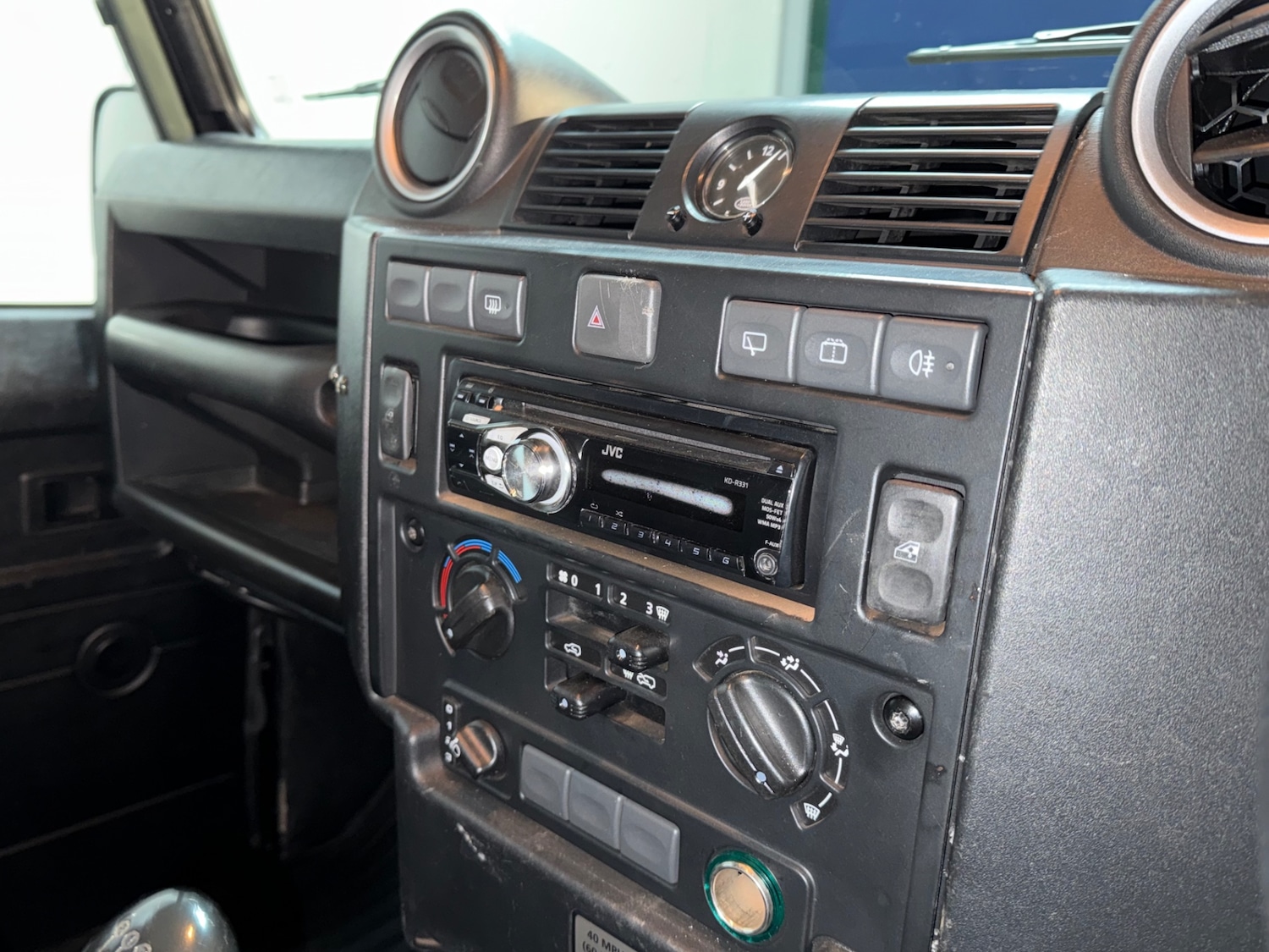 Used Land Rover Defender 2014 for sale - 77340161: Photo 22