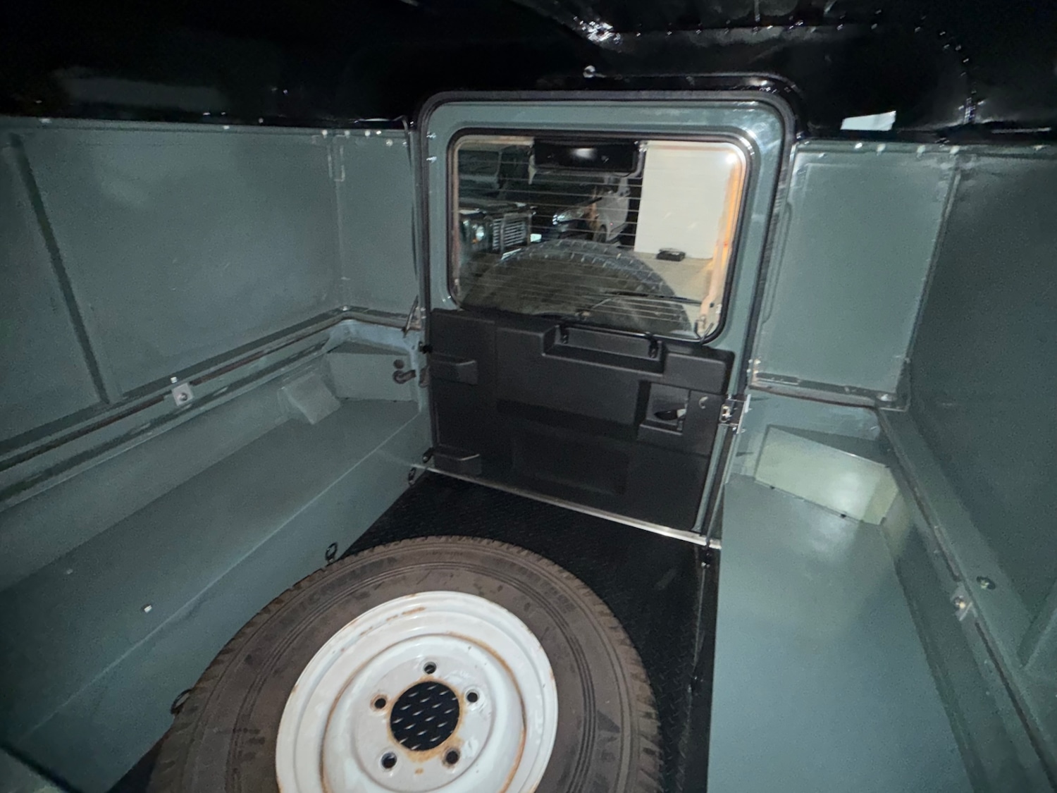 Used Land Rover Defender 2014 for sale - 77340161: Photo 28