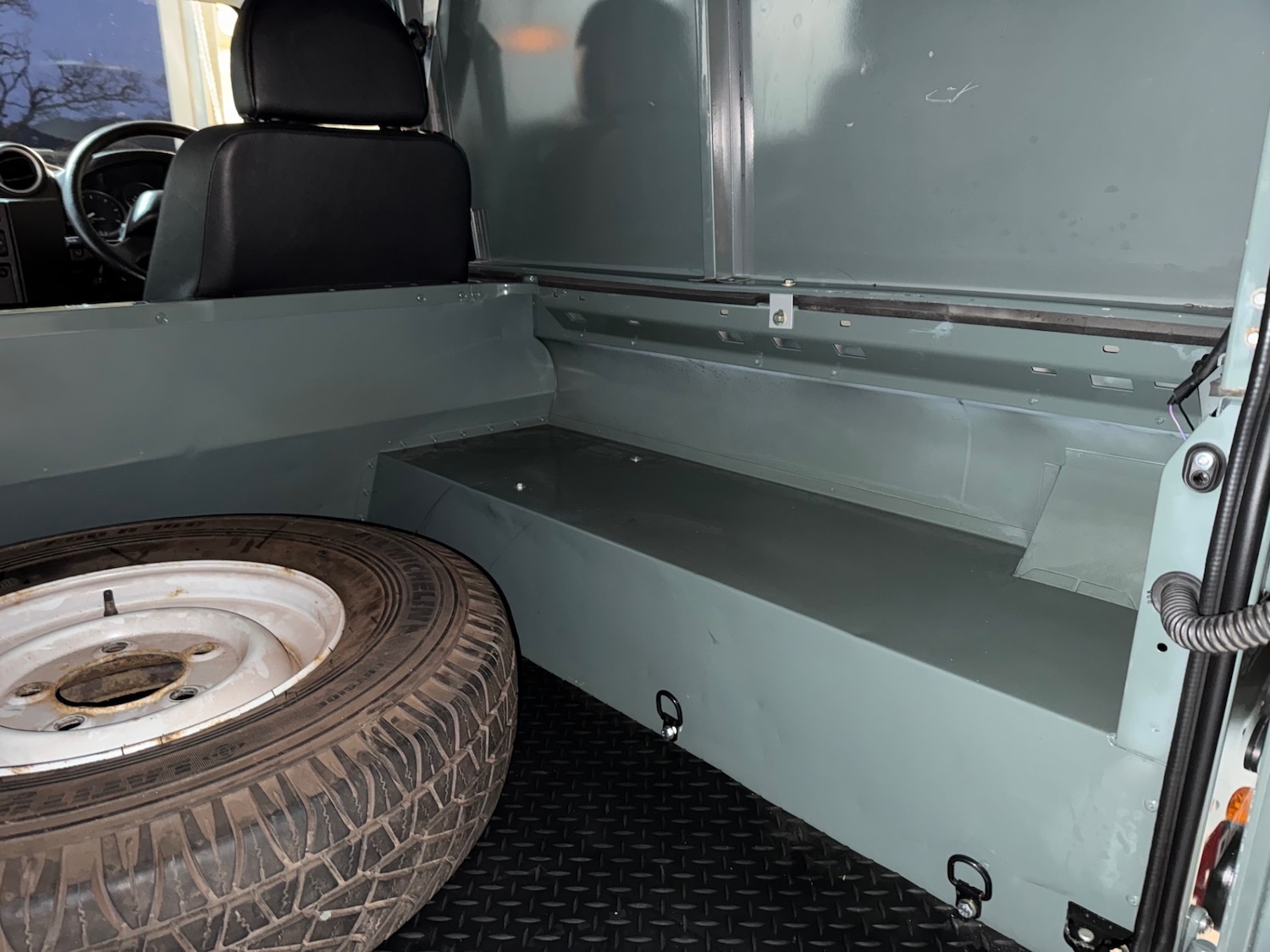 Used Land Rover Defender 2014 for sale - 77340161: Photo 32