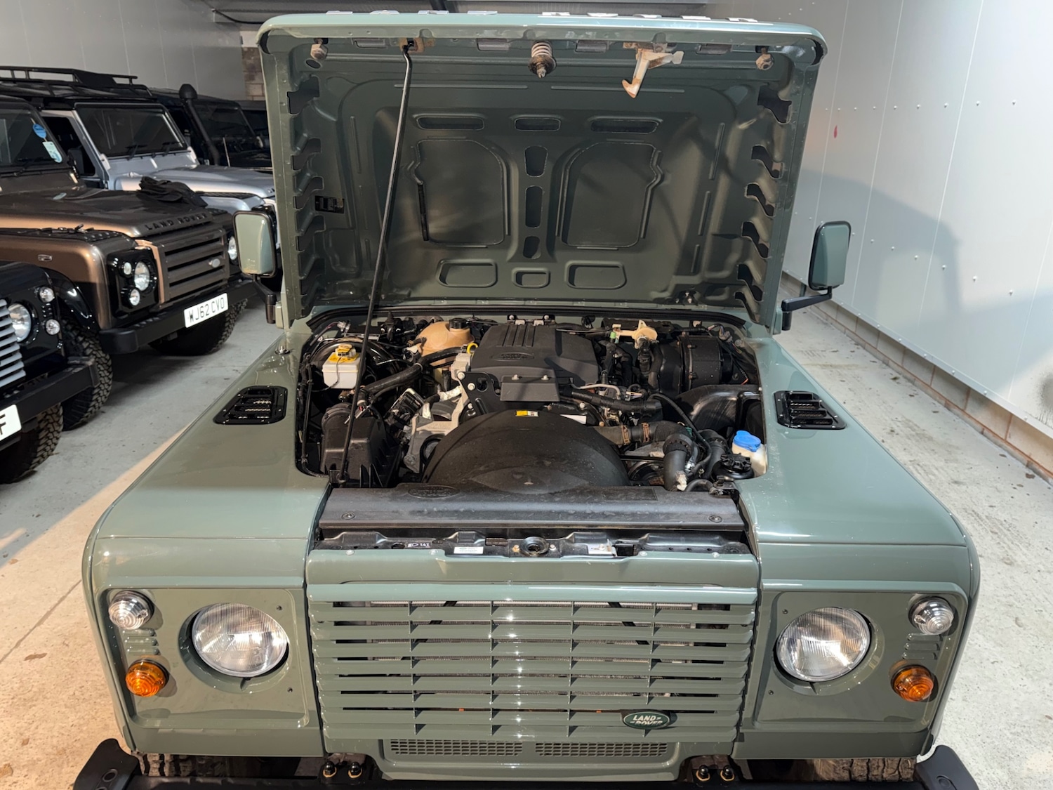 Used Land Rover Defender 2014 for sale - 77340161: Photo 34