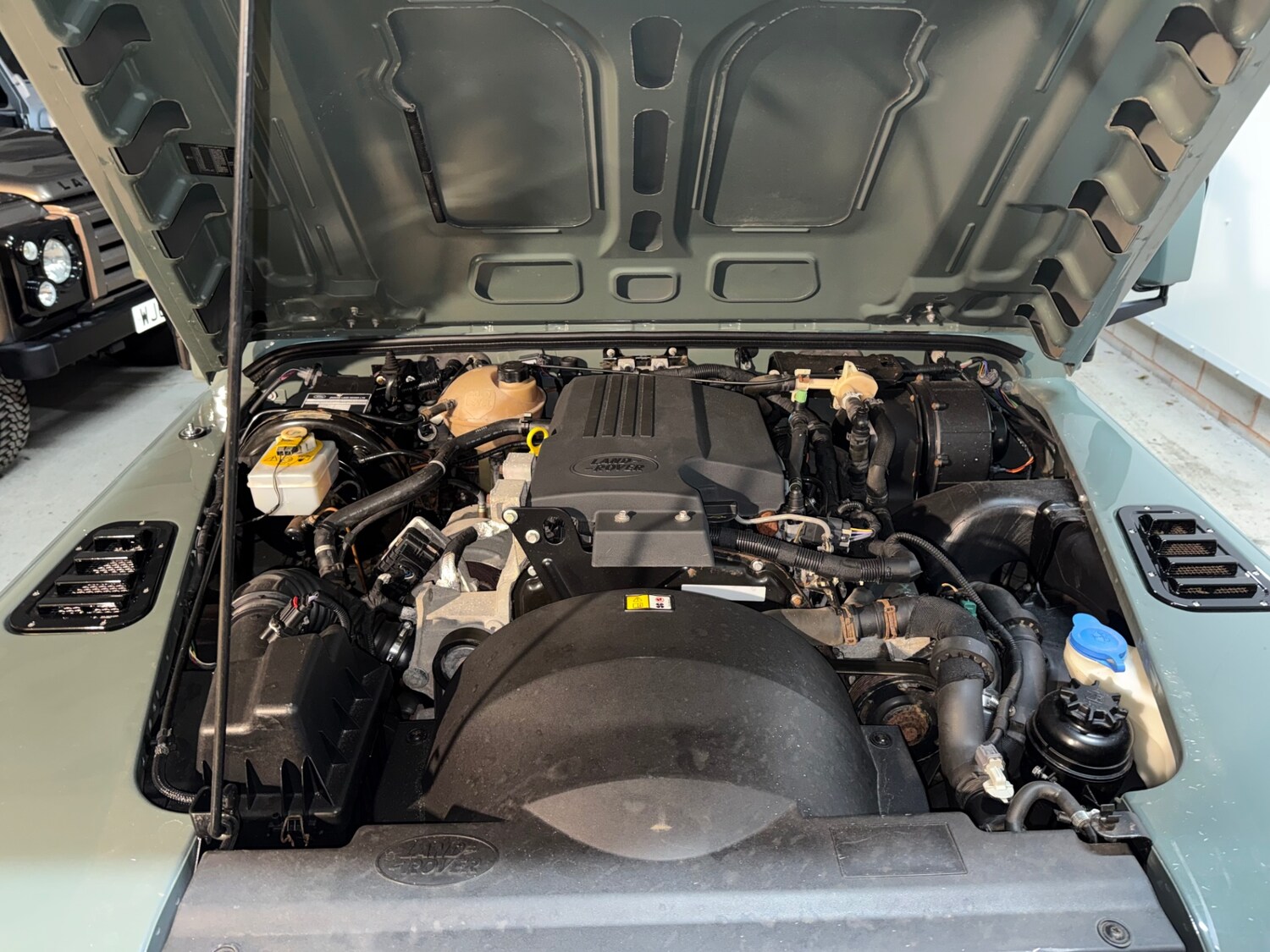 Used Land Rover Defender 2014 for sale - 77340161: Photo 35