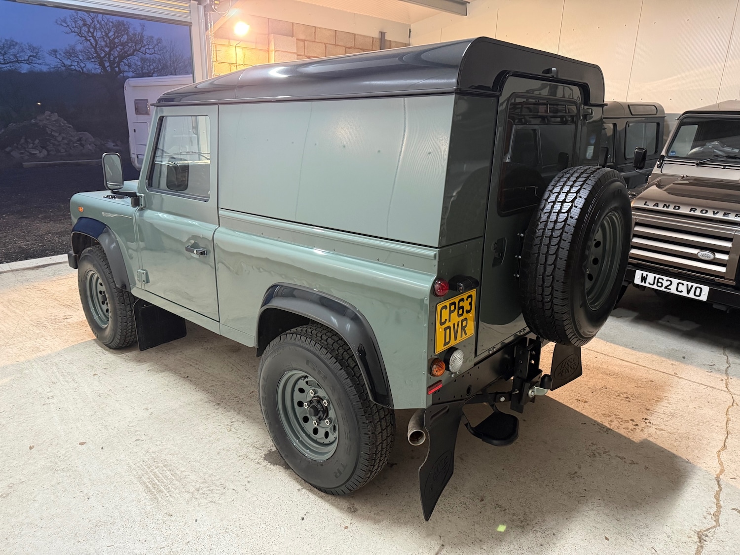Used Land Rover Defender 2014 for sale - 77340161: Photo 4