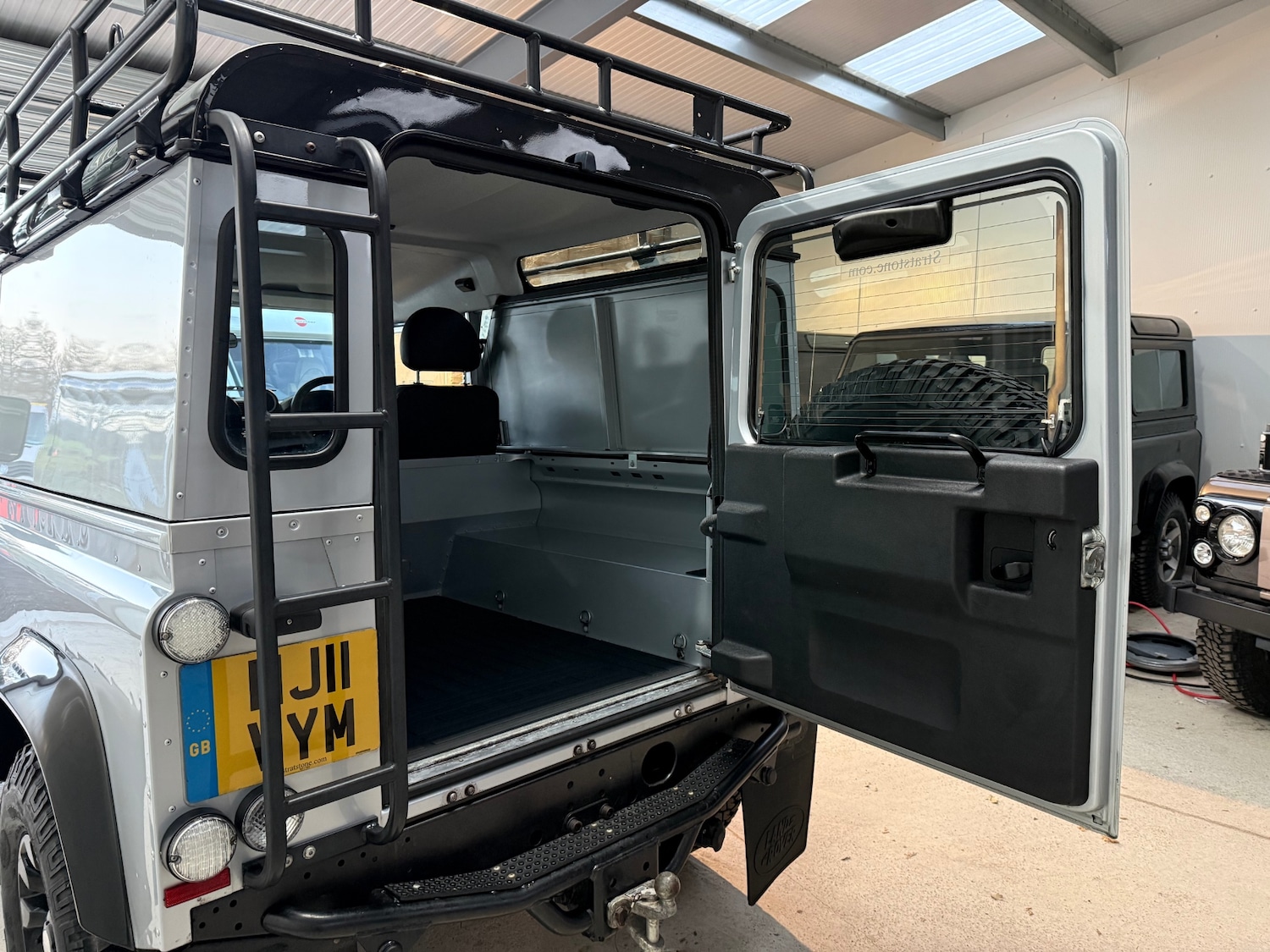 Used Land Rover Defender 2011 for sale - 77020548: Photo 21