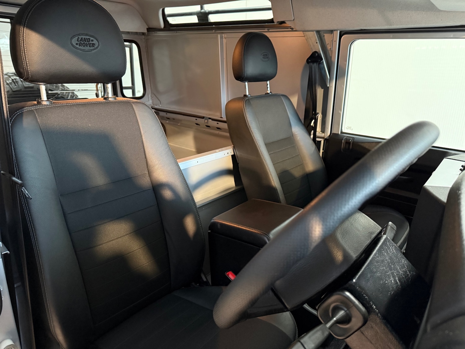 Used Land Rover Defender 2011 for sale - 77020548: Photo 30