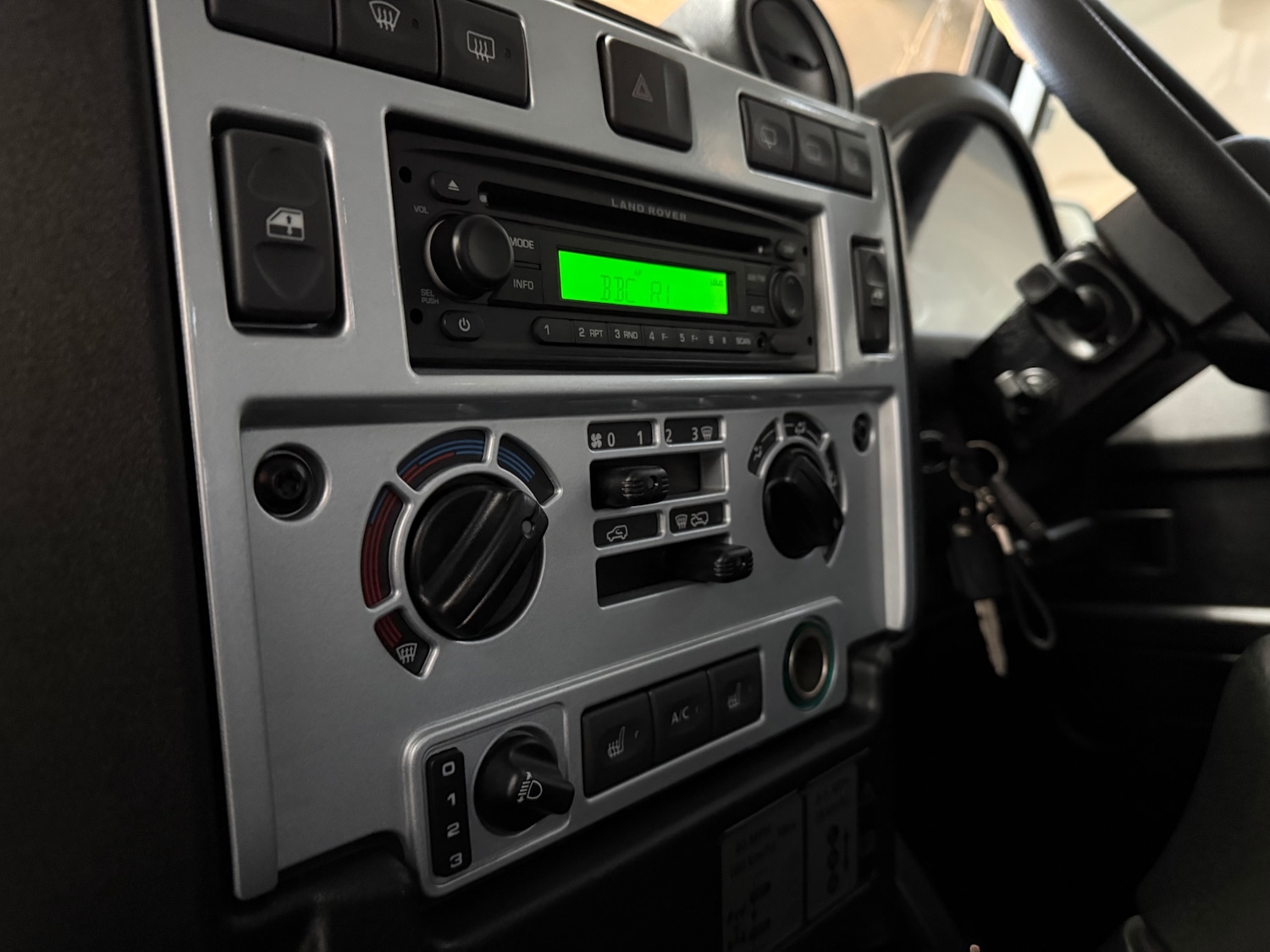 Used Land Rover Defender 2011 for sale - 77020548: Photo 38