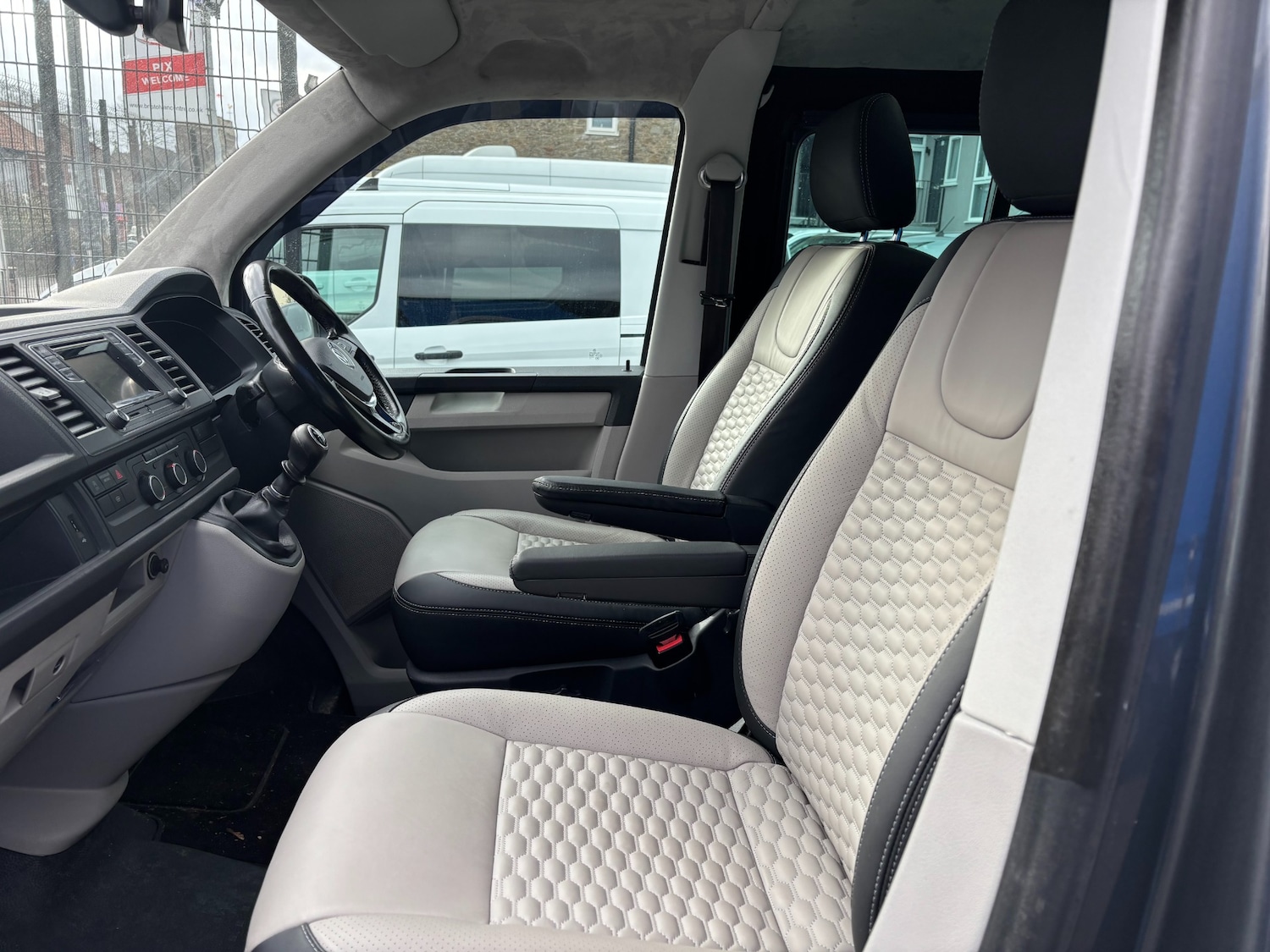 Used Volkswagen Transporter 2019 for sale - 77682083: Photo 8