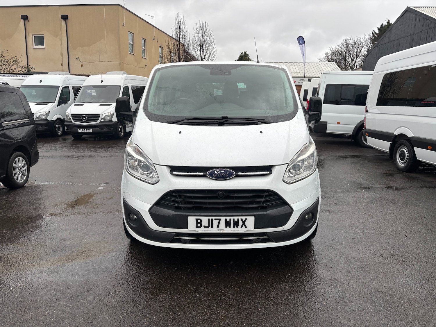 Used Ford Tourneo Custom 2017 for sale - 77318217: Photo 2