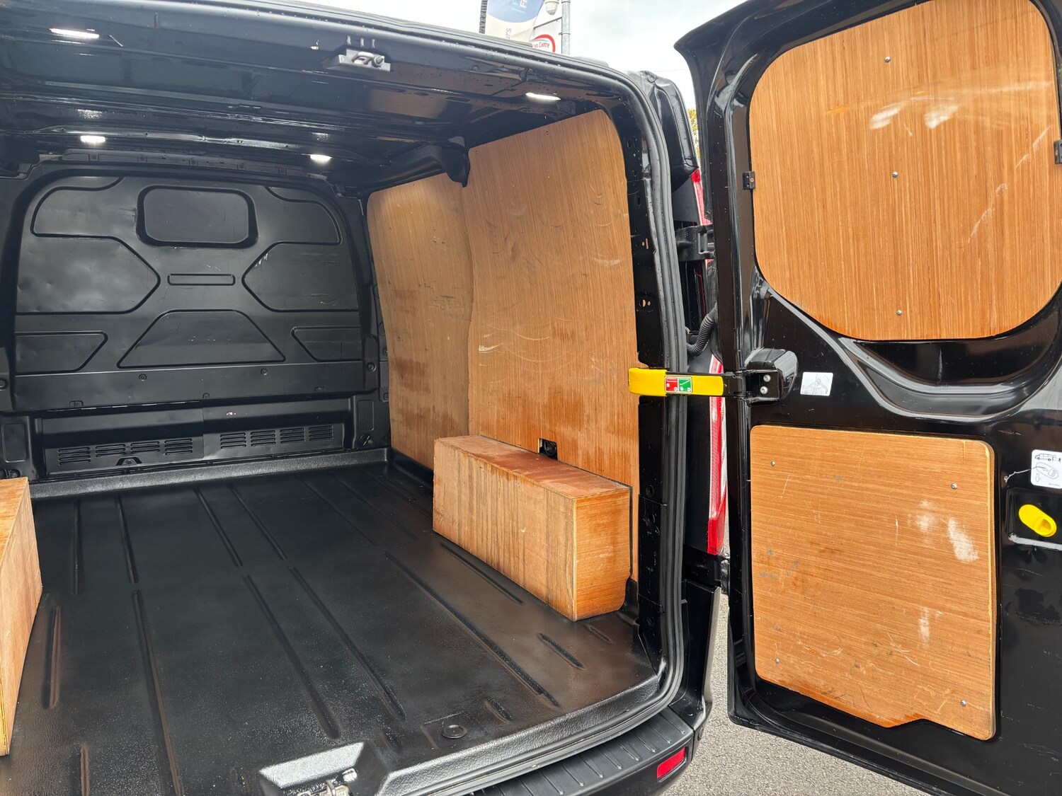 Used Ford Transit Custom 2021 for sale - 76258091: Photo 24