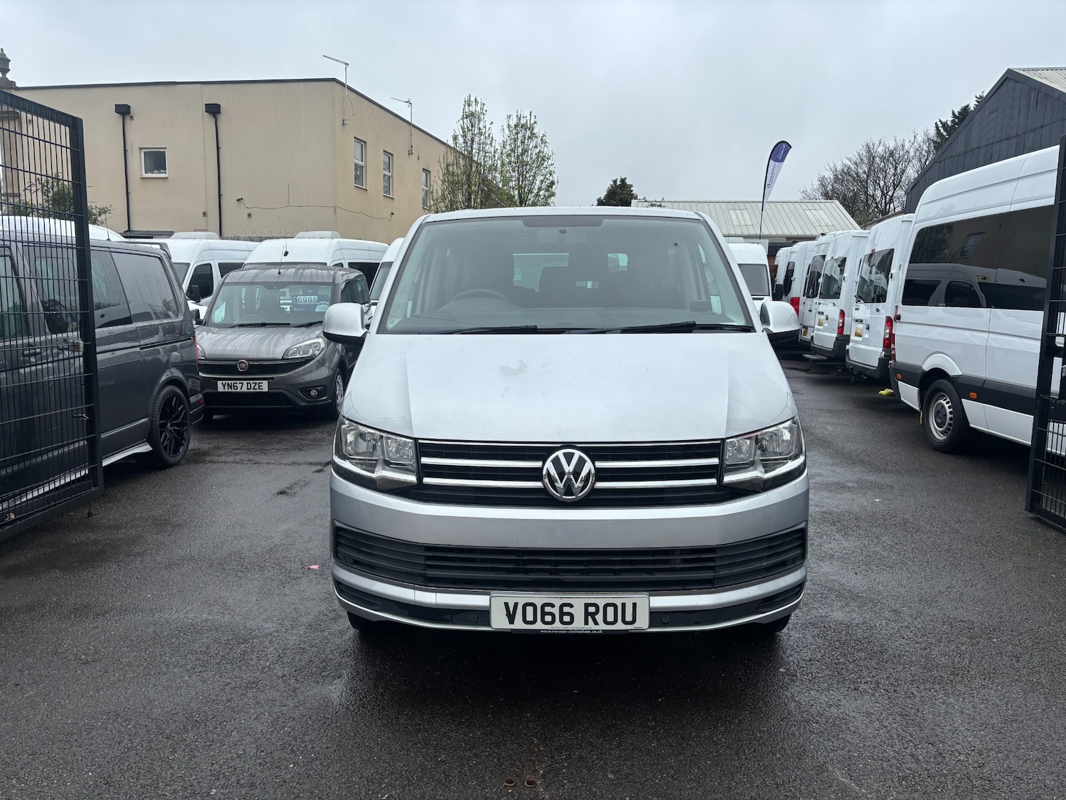 Used Volkswagen Transporter Shuttle 2016 for sale - 78042449: Photo 2