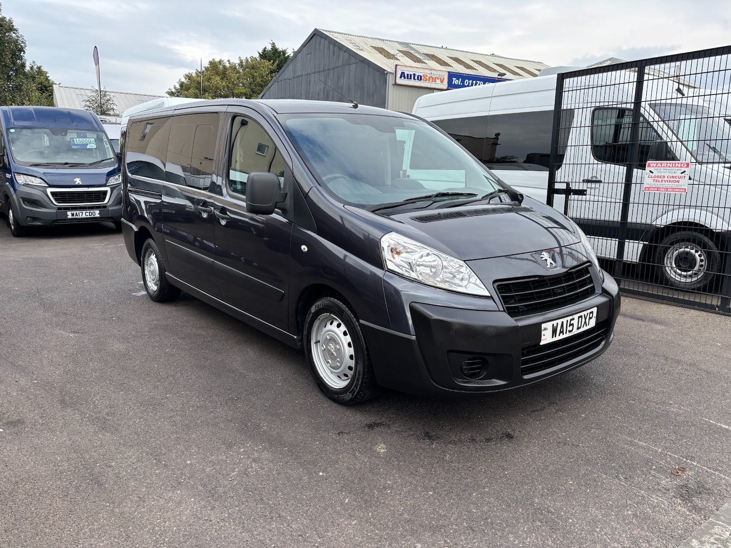 Used Peugeot Expert Tepee 2015 for sale - 76096651: Photo 2