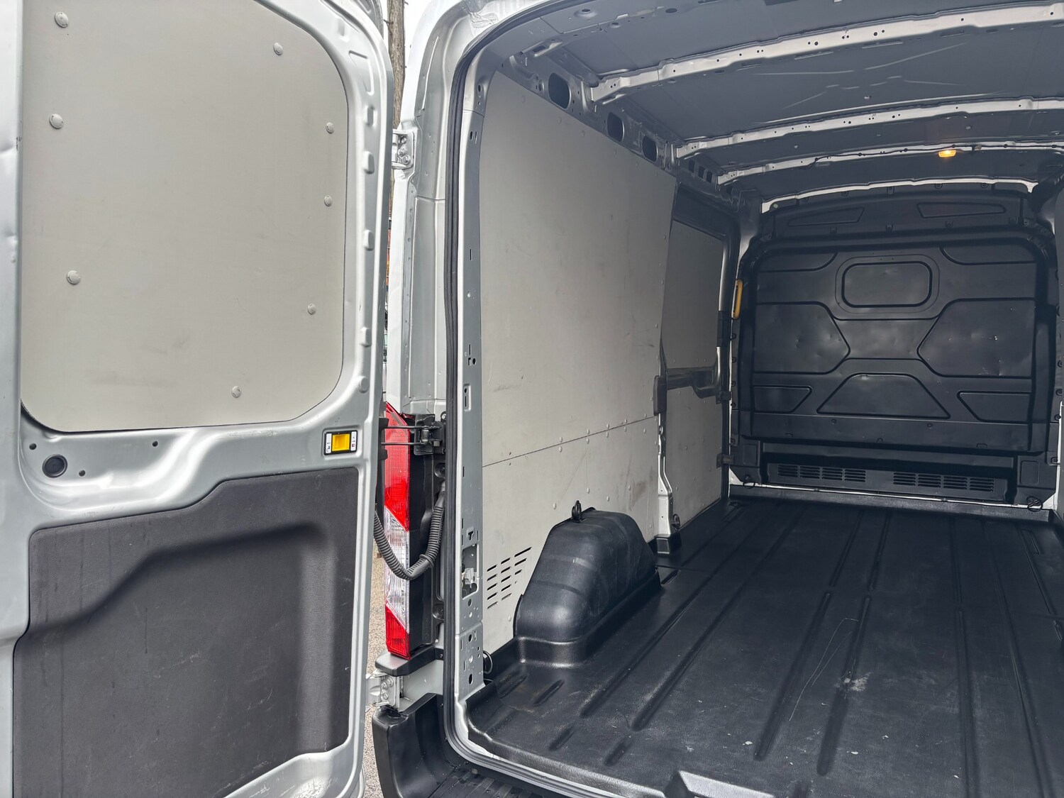 Used Ford Transit 2020 for sale - 76302491: Photo 22