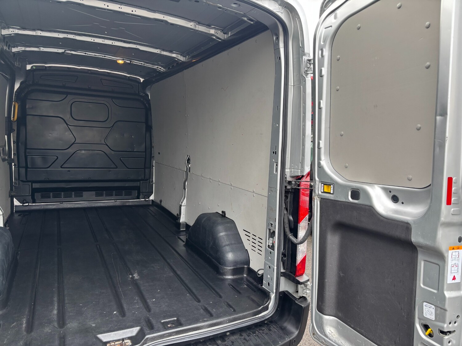 Used Ford Transit 2020 for sale - 76302491: Photo 24