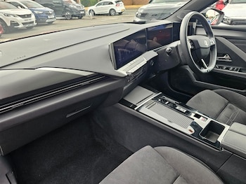 Used Vauxhall Astra 2024 for sale - 79366445: Photo