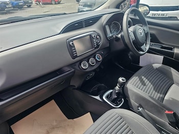 Used Toyota Yaris 2018 for sale - 79371358: Photo