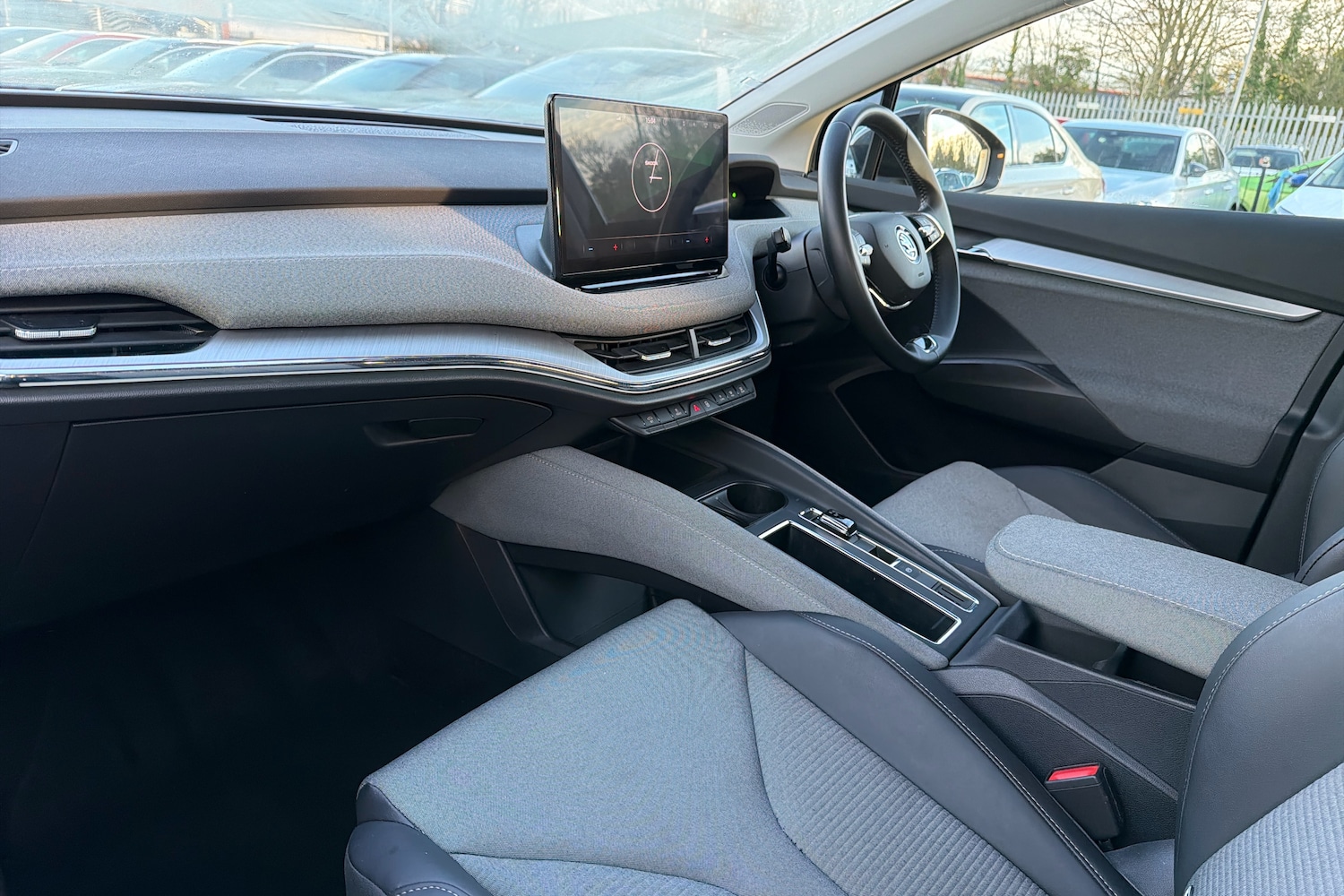 Used Skoda Enyaq 2022 for sale - 76675607: Photo 2