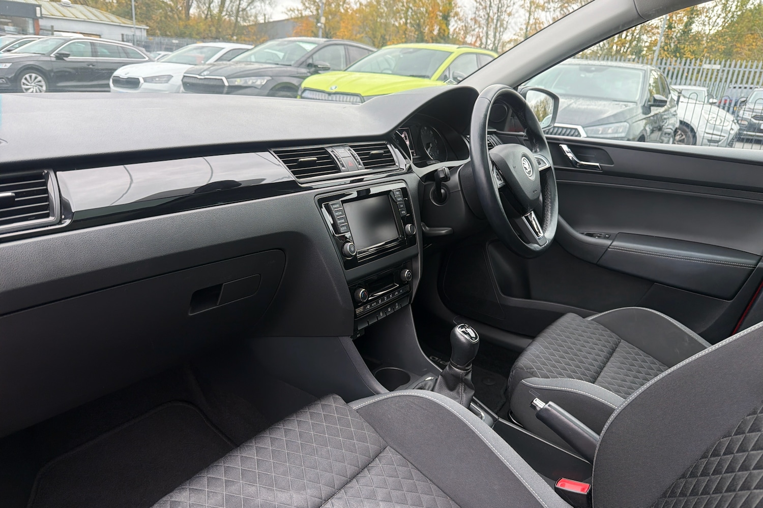 Used Skoda Rapid Spaceback 2016 for sale - 76691279: Photo 2