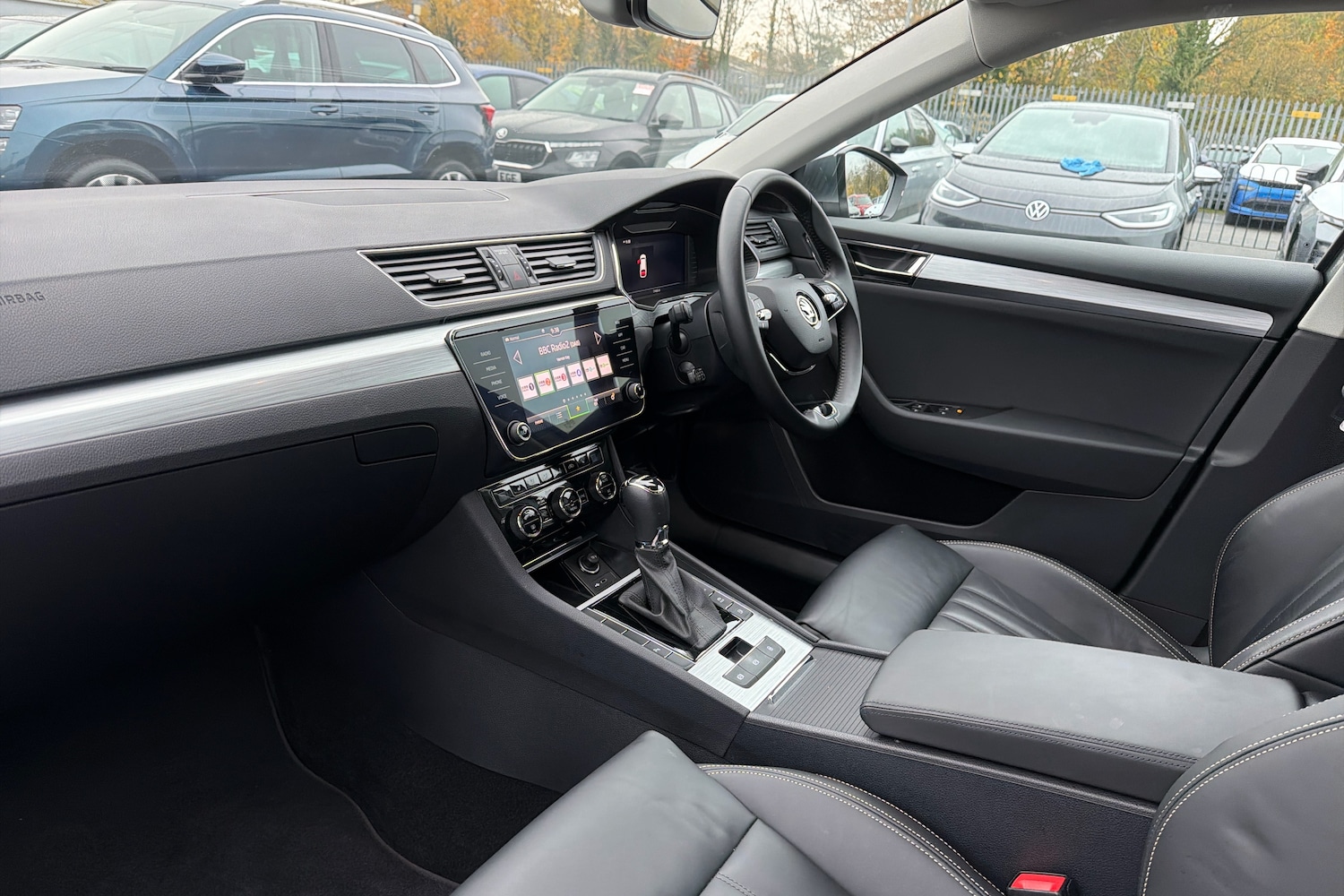 Used Skoda Superb 2023 for sale - 76676035: Photo 2