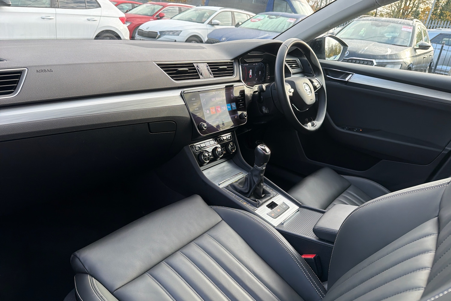 Used Skoda Superb 2022 for sale - 76675367: Photo 2