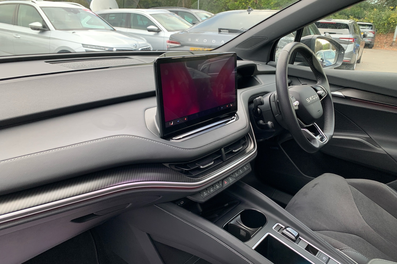 Used Skoda Enyaq 2025 for sale - 77132891: Photo 2