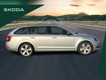 Used Skoda Octavia 2020 for sale - 76680901: Photo