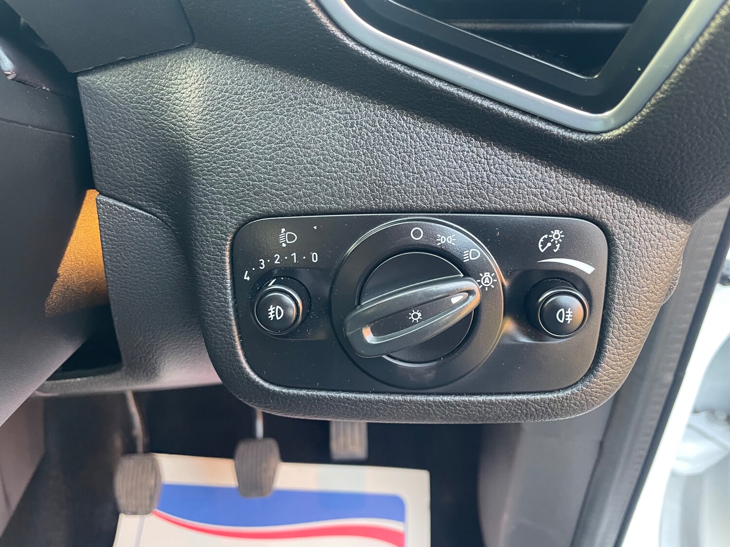 Used Ford Kuga 2015 for sale - 78077915: Photo 29