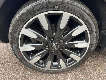 Used MINI Hatch 2019 for sale - 78077921: Photo