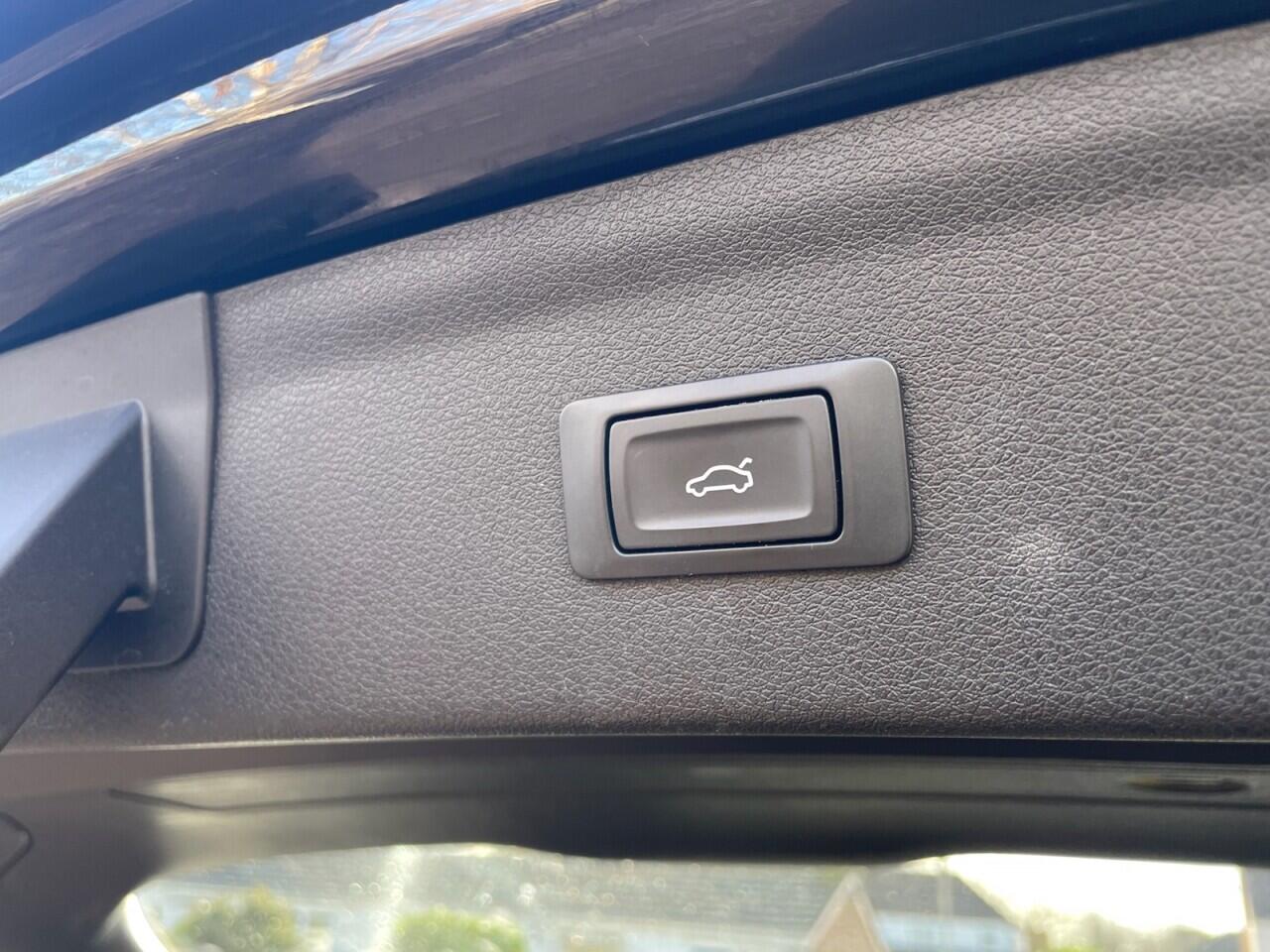 Used Audi Q3 2016 for sale - 78077908: Photo 28